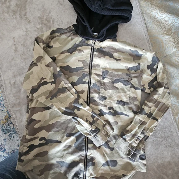 Divided H&M size 8 shacket - Picture 3 of 6